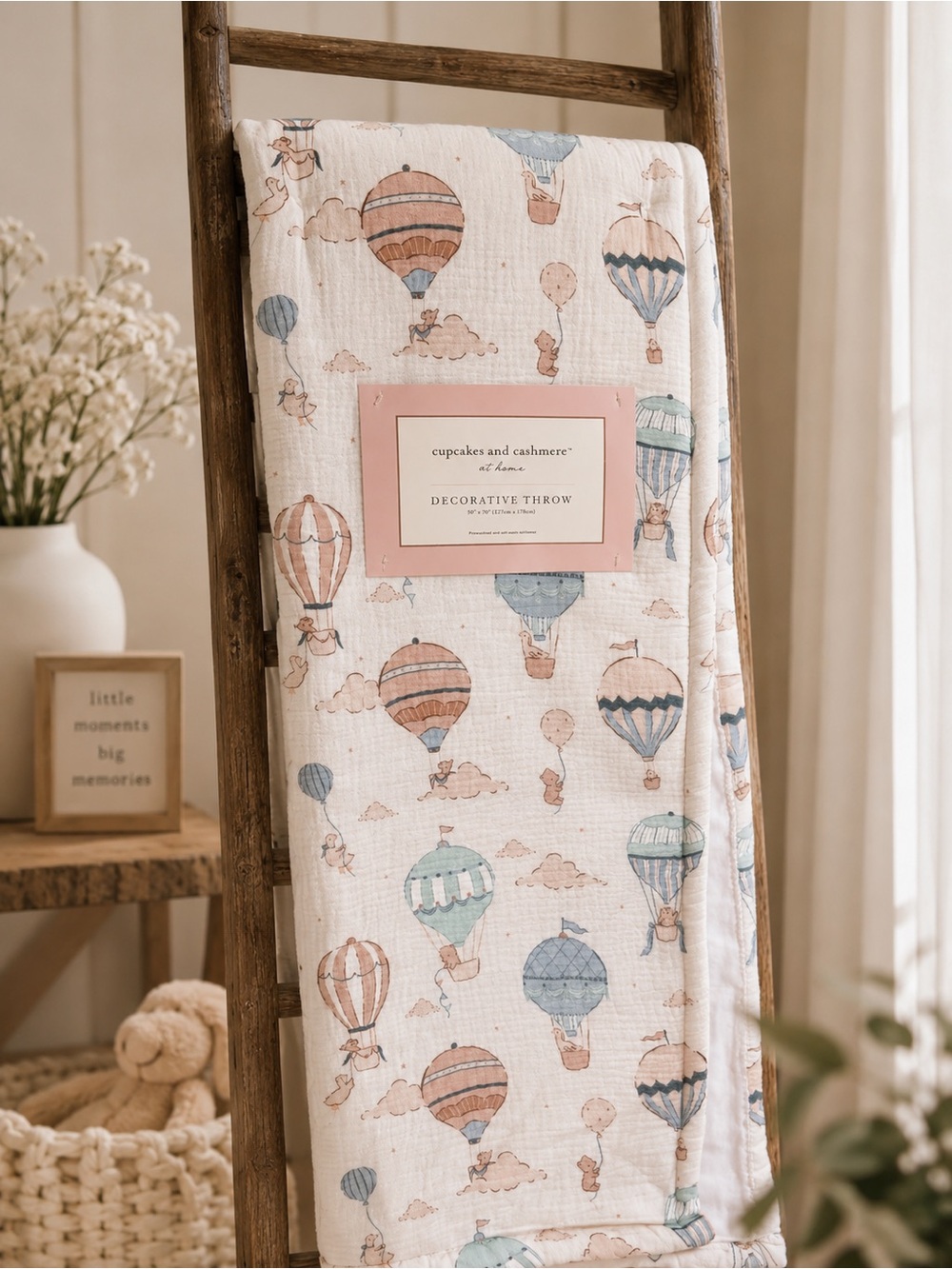 NWT Cupcakes and Cashmere 50” x 70” Goose Throw